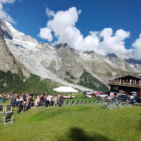 Il Refuge Cir 119 * 쿠르마예